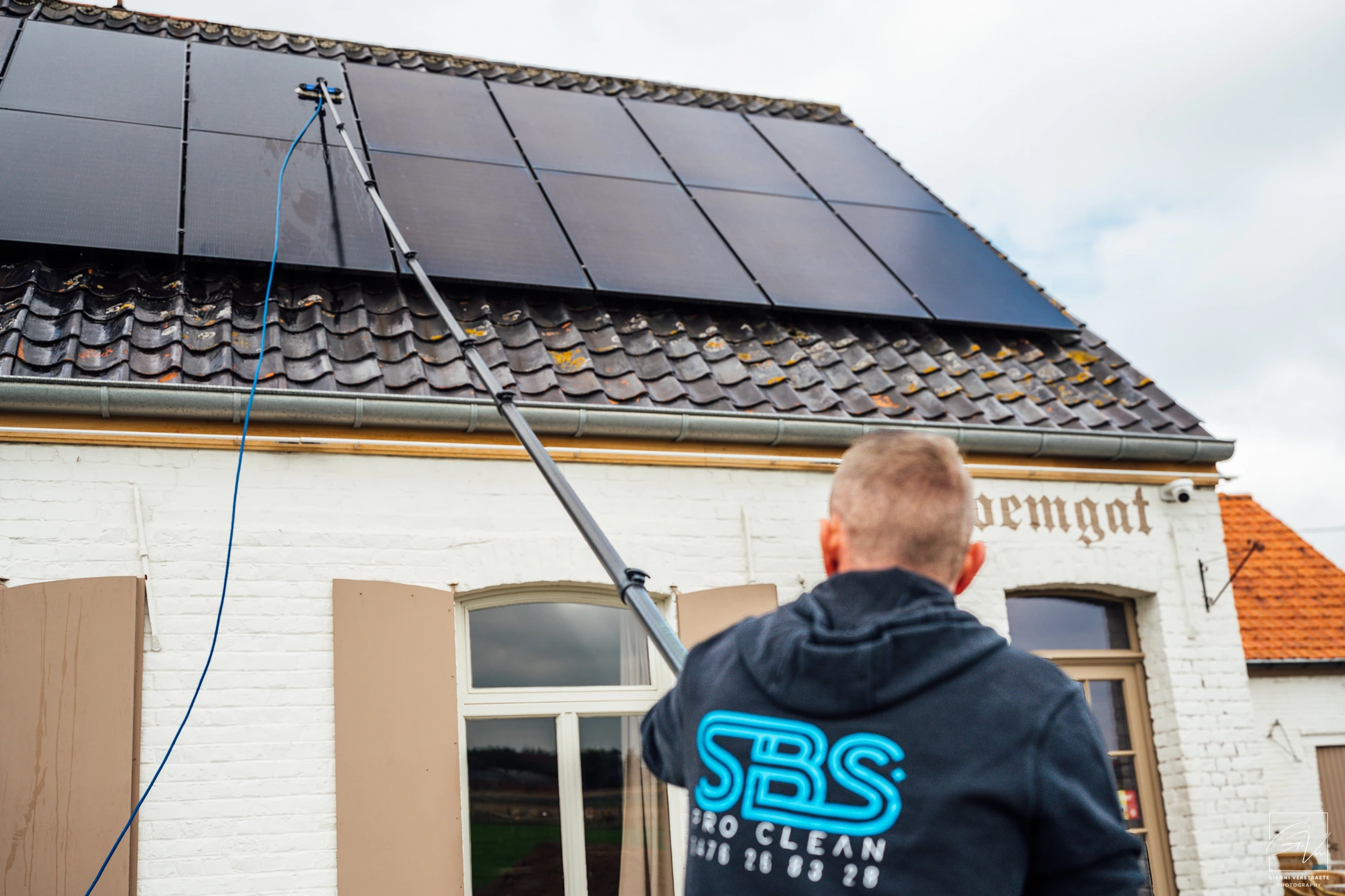 Reinigen van zonnepanelen door SBS Pro Clean regio Roeselare - Meulebeke